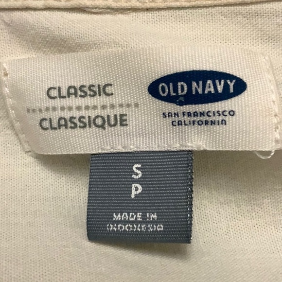 OLD Navy two toned buttoned down shirt. Size S - Picture 5 of 6